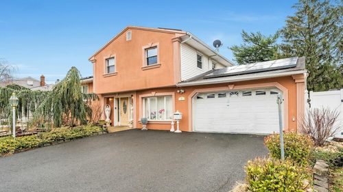 8 Monaghan Rd, Edison, NJ, 08817-4122 | Card Image