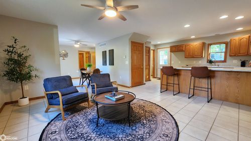 527 4th Street Ne, Mason City, IA, 50401 | Card Image