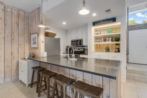 e-613 Hi Cir N, Horseshoe Bay, TX, 78657-2046 | Card Image