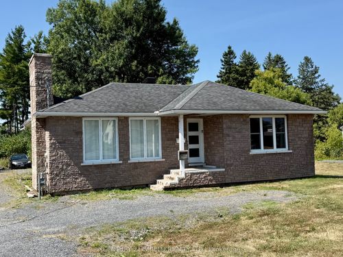 2158 Pitt St, Cornwall, ON, K6K1A2 | Card Image