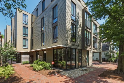219-7 Beech St, Cambridge, MA, 02140-1940 | Card Image