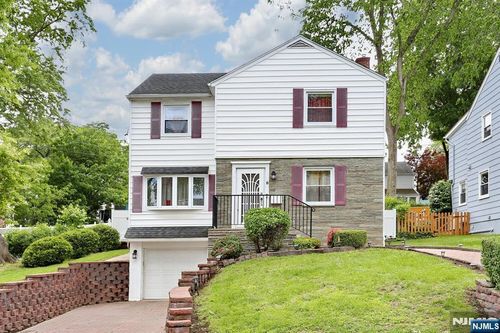 8 Melman Ter, Maplewood, NJ, 07040-3604 | Card Image