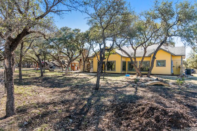 381 Camino Primero, House other with 3 bedrooms, 2 bathrooms and null parking in Leakey TX | Image 41