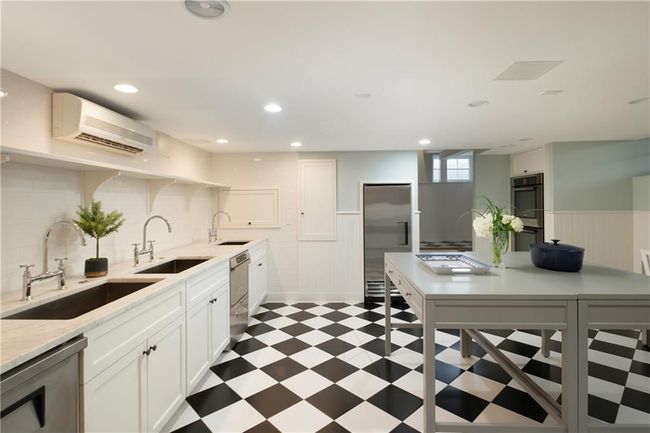 10 Brown St, House other with 6 bedrooms, 8 bathrooms and 26 parking in Providence RI | Image 31