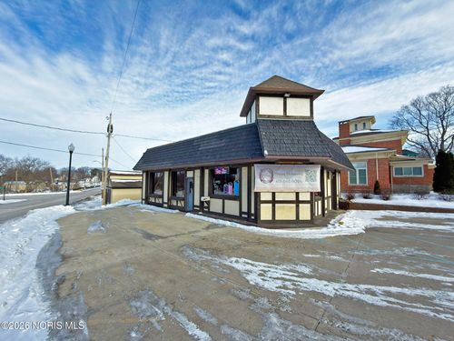 409 Rice St, Elmore, OH, 43416-9403 | Card Image