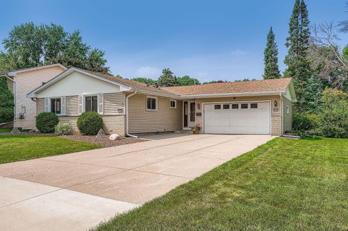 3141 Jersey Ave N, Crystal, MN, 55427-2940 | Card Image
