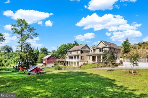 15 Gift Rd, Hamburg, PA, 19526-9304 | Card Image