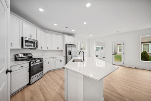 1103 150th St W, Rosemount, MN, 55068-6511 | Card Image
