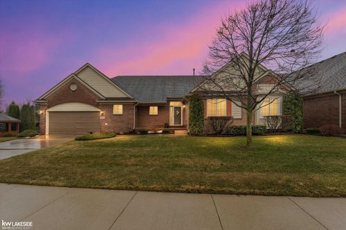 8160 Huntington Ridge Ct, Washington Township, MI, 48094-2278 | Card Image