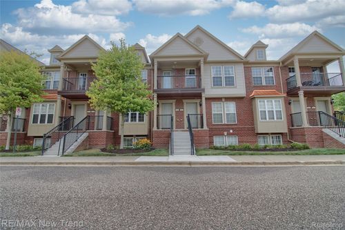 28021 Hopkins Dr, Novi, MI, 48377-2565 | Card Image