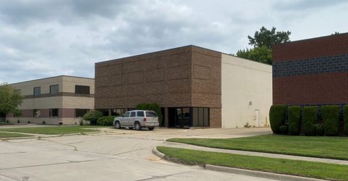 46400 Continental Drive, Chesterfield Township, MI, 48047 | Card Image