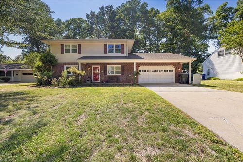 177 Windsor Castle Dr, Newport News, VA, 23608-1900 | Card Image