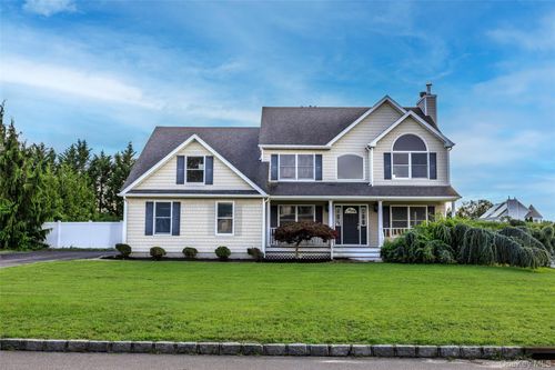 63 Nicholas Way, Riverhead, NY, 11933 | Card Image