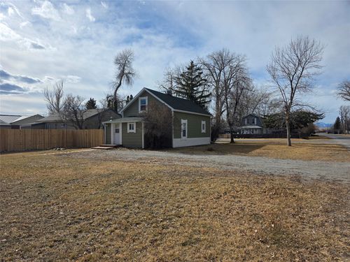 725 8th Ave Nw, Choteau, MT, 59422-9003 | Card Image
