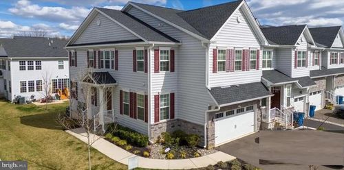 25 Larkspur Ln, MONROE TOWNSHIP, NJ, 08831-7302 | Card Image
