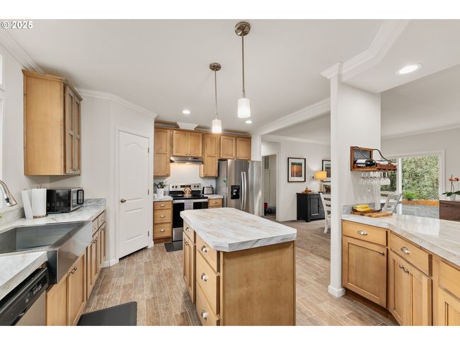 100 Crater Rd, House other with 3 bedrooms, 2 bathrooms and null parking in Camas Valley OR | Image 9