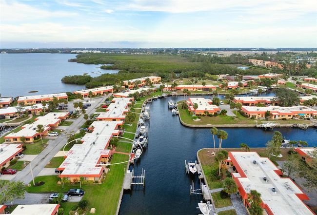 9527 Azure Cv, Condo with 3 bedrooms, 2 bathrooms and null parking in BRADENTON FL | Image 39