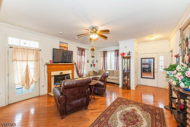 17 Suzanne Dr, Townhouse with 3 bedrooms, 3 bathrooms and null parking in Flemington NJ | Image 9
