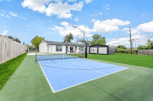 2550 Roy Cir, Houston, TX, 77007-1311 | Card Image