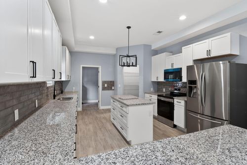 1053 Sylvan Ct, Jacksonville, FL, 32206-3943 | Card Image