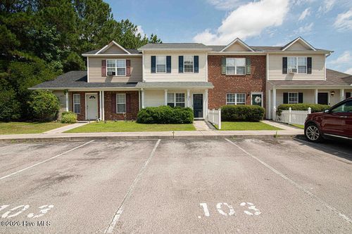 103 Meadowbrook Ln, Jacksonville, NC, 28546-7861 | Card Image