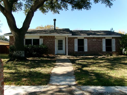 3705 Greenhill Ln, Grand Prairie, TX, 75052-6512 | Card Image