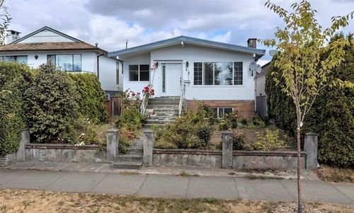 65 E 49th Ave, Vancouver, BC, V5W2G1 | Card Image