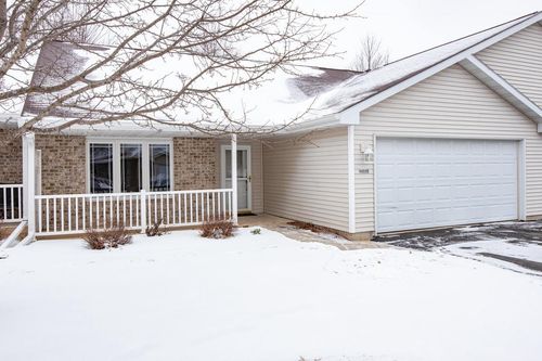b-486 Wyldewood Drive, OSHKOSH, WI, 54904 | Card Image