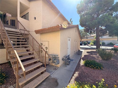 2033-7200 Pirates Cove Rd, Las Vegas, NV, 89145-4268 | Card Image