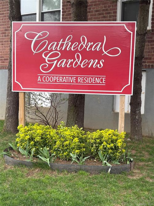 1b-32 Cathedral Ave, Hempstead, NY, 11550-2020 | Card Image