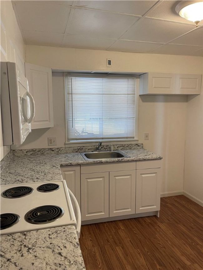 114 4 Th Ave, House other with 3 bedrooms, 2 bathrooms and 1 parking in Butler PA | Image 4