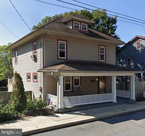 525 E Market Street, MARIETTA, PA, 17547 | Card Image