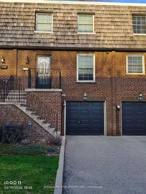 43-11 Stonedale Placeway, North York, ON, M3B1W3 | Card Image