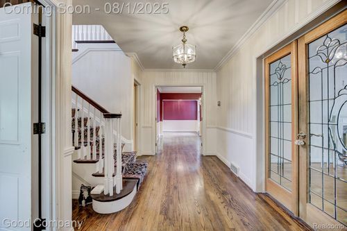 20 Oxford Blvd, Pleasant Ridge, MI, 48069-1111 | Card Image
