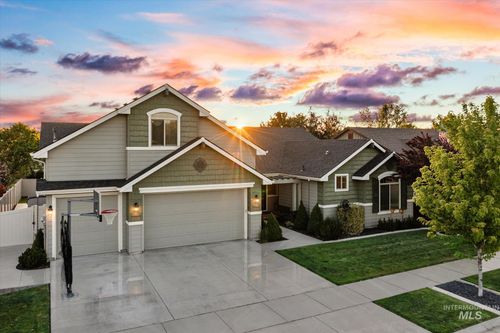 847 N Tullshire Way, Eagle, ID, 83616-3305 | Card Image