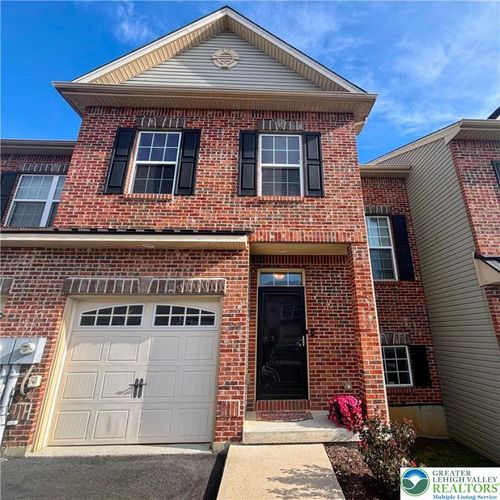 270 Milkweed Dr, ALLENTOWN, PA, 18104-8210 | Card Image