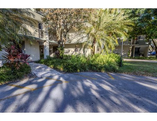 1e-8931 N New River Canal Rd, Plantation, FL, 33324-3831 | Card Image