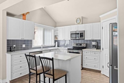 301-405 32 Ave Nw, Calgary, AB, T2M4V2 | Card Image