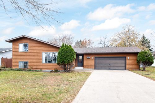 2302 23rd Avenue S, Fargo, ND, 58103 | Card Image