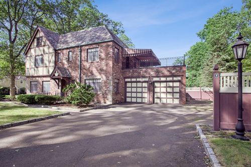 145 Glen Rd, New Haven, CT, 06511-2816 | Card Image
