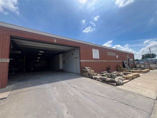 a-205 35th St, Bettendorf, IA, 52722-6409 | Card Image