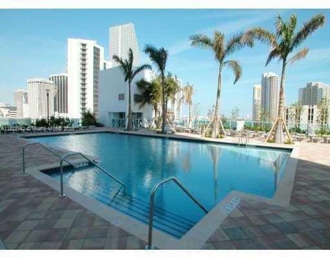 APT-1305 - 41 Se 5 Th St, Condo with 1 bedrooms, 2 bathrooms and null parking in Miami FL | Image 11