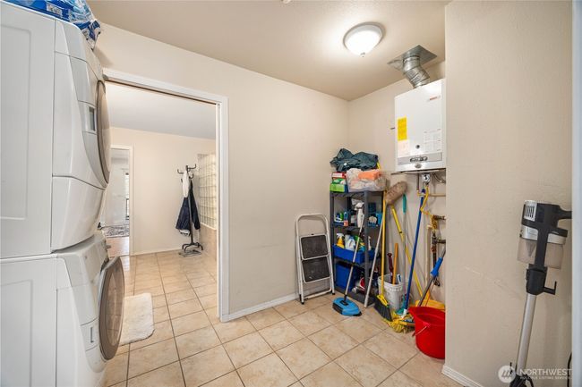 Large Laundry Room | Image 18