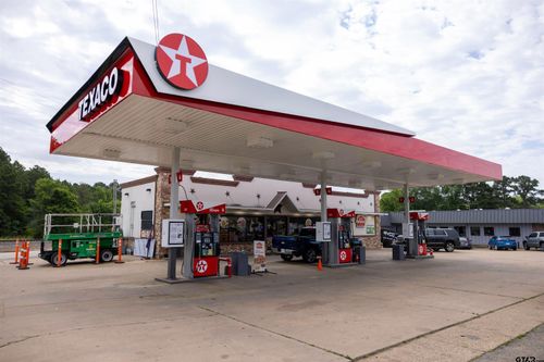 514 S Eastman Rd, Longview, TX, 75602-1708 | Card Image