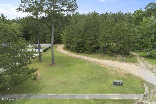 2 S Of Flds, Hattiesburg, MS, 39402-7311 | Card Image