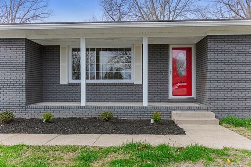 300 Donna Dr, Hopkinsville, KY, 42240-5220 | Card Image