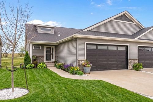 312 Dawson Dr, West Branch, IA, 52358-1205 | Card Image