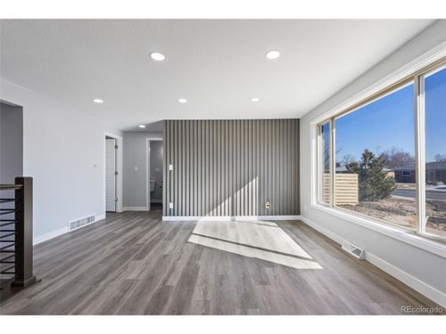 951 E 10th Ave, Broomfield, CO, 80020-1407 | Card Image