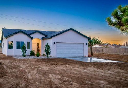 3842 Lennox Ave, Yucca Valley, CA, 92284-8914 | Card Image