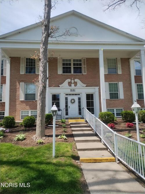 310-5679 Monroe St, Sylvania, OH, 43560-2726 | Card Image